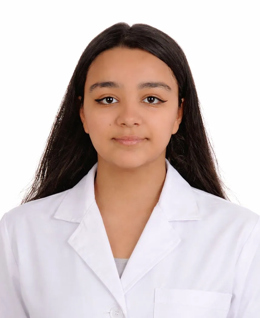 Fizioterapevt Aynur Şirəlizadə – Bakıda Skolioz və Manual Terapiya Reabilitasiyası