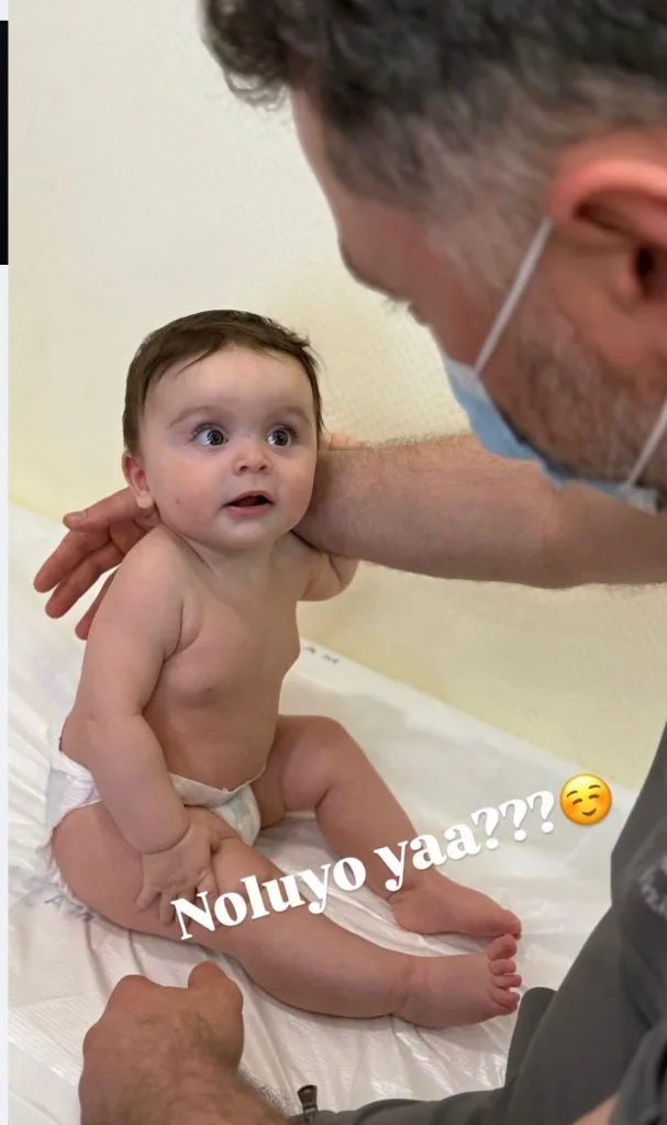 Fizioterapevt Ramazan Nəsirli körpə ilə